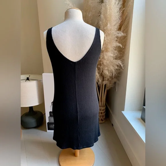 Reformation Jeans Ribbed Black V-Neck Mini Dress Size M Soft and Flattering - Picture 5 of 10